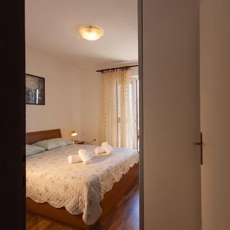 Budimir1 Appartamento